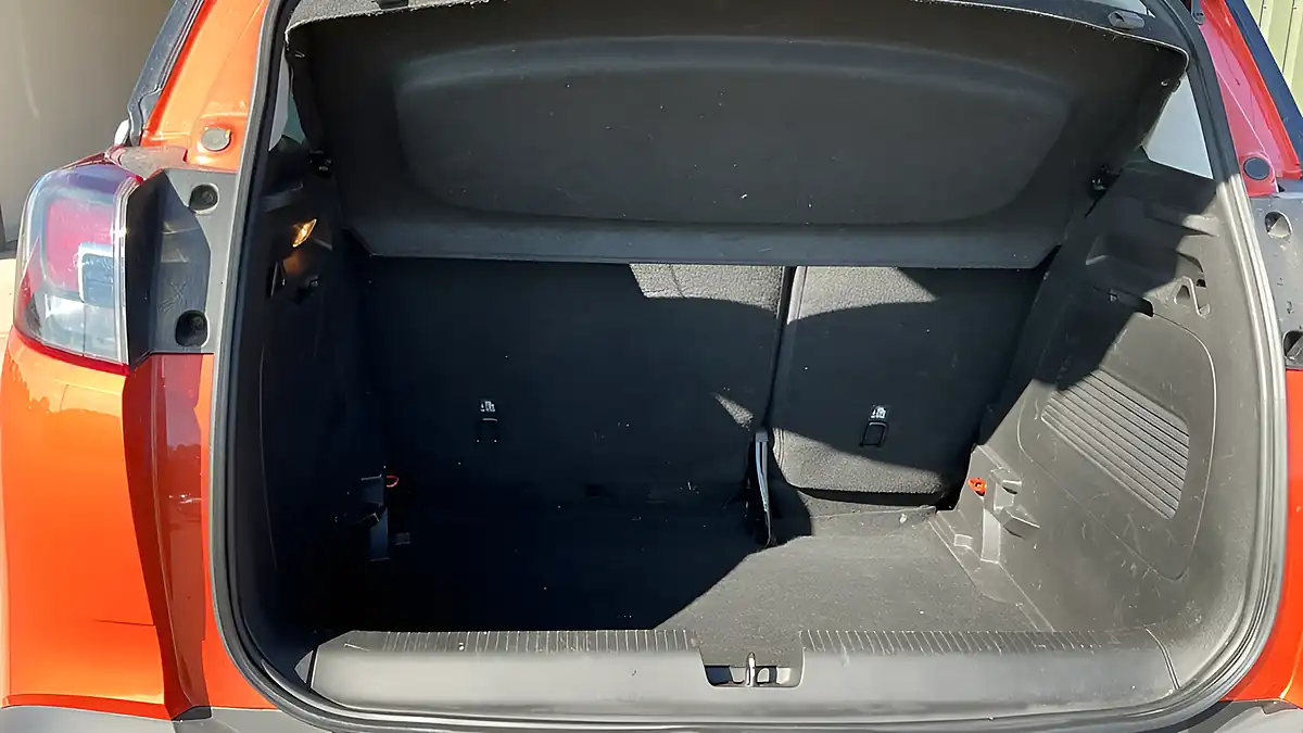 Used 2020 Vauxhall Crossland X Elite Nav Orange Orange - Interior and Exterior details 10