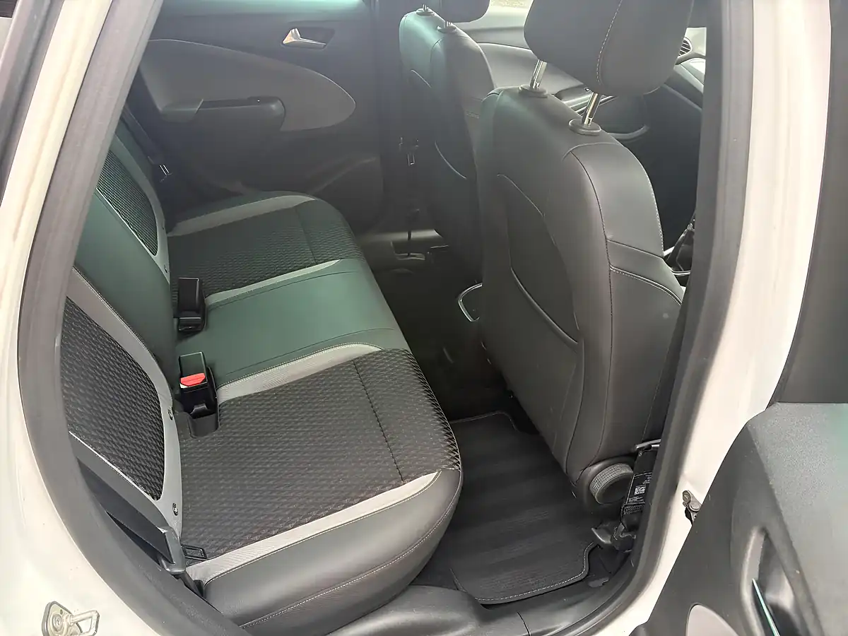 Used 2020 Vauxhall Crossland X Elite Nav White - Interior and Exterior details 10