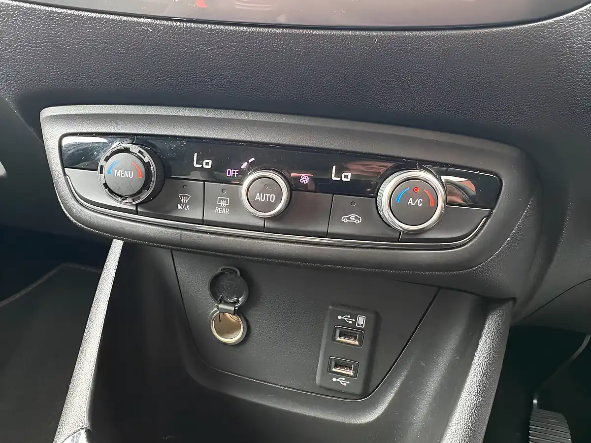 Used 2020 Vauxhall Crossland X Elite Nav White - Interior and Exterior details 16