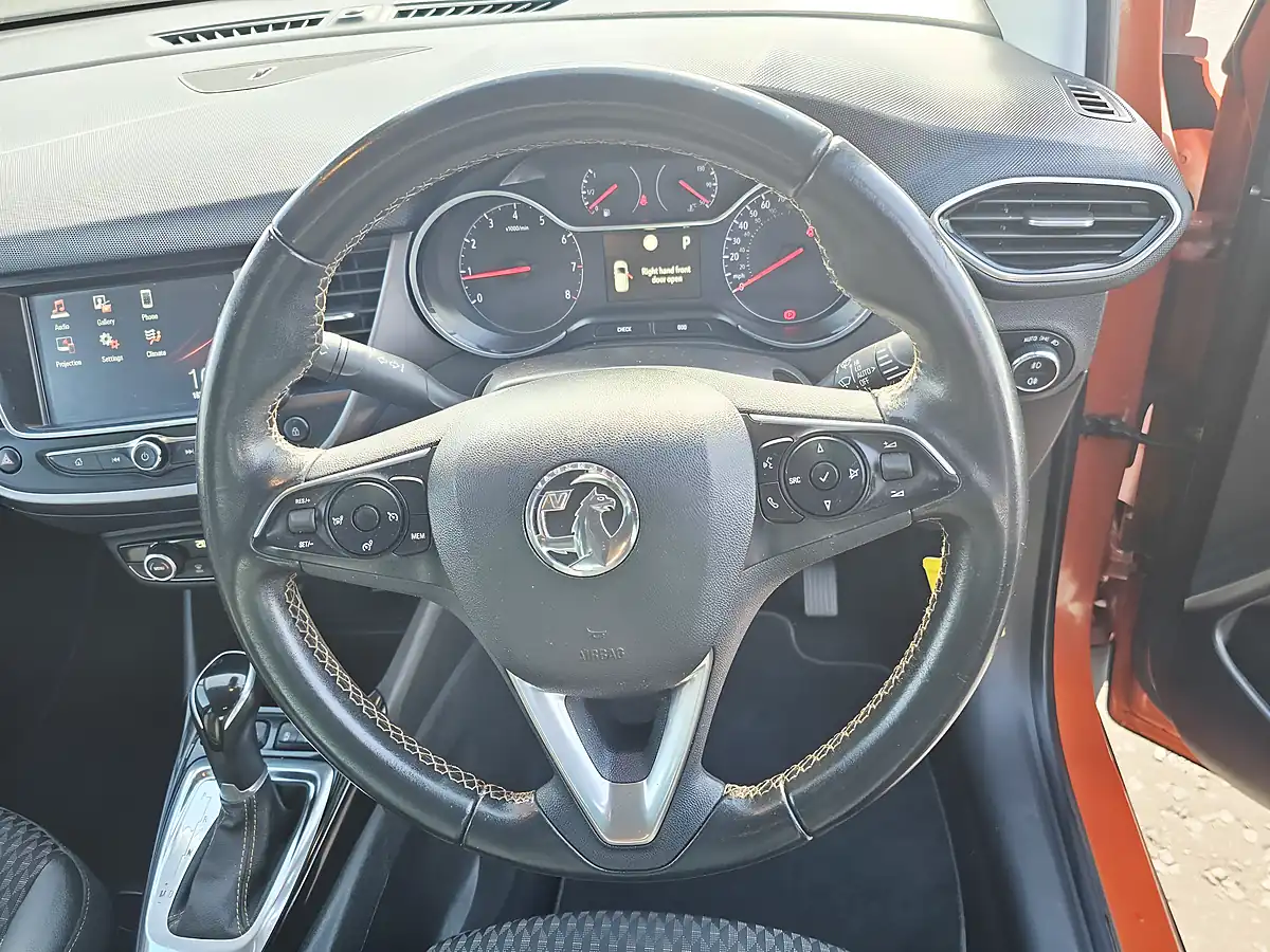 Used 2020 Vauxhall Crossland X Elite Orange - Interior and Exterior details 13