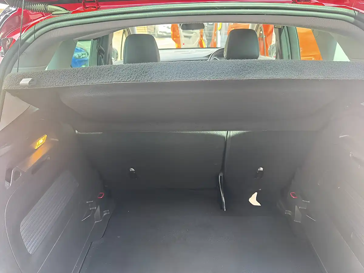 Used 2020 Vauxhall Crossland X Elite Red - Interior and Exterior details 12
