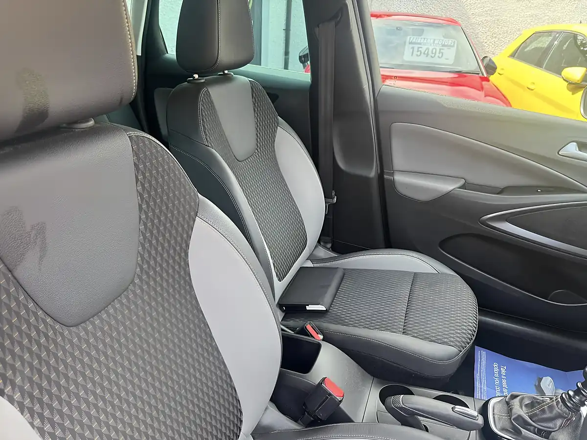Used 2020 Vauxhall Crossland X Elite Red - Interior and Exterior details 7