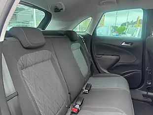 Used 2020 Vauxhall Crossland X Griffin Black - Interior and Exterior details 6