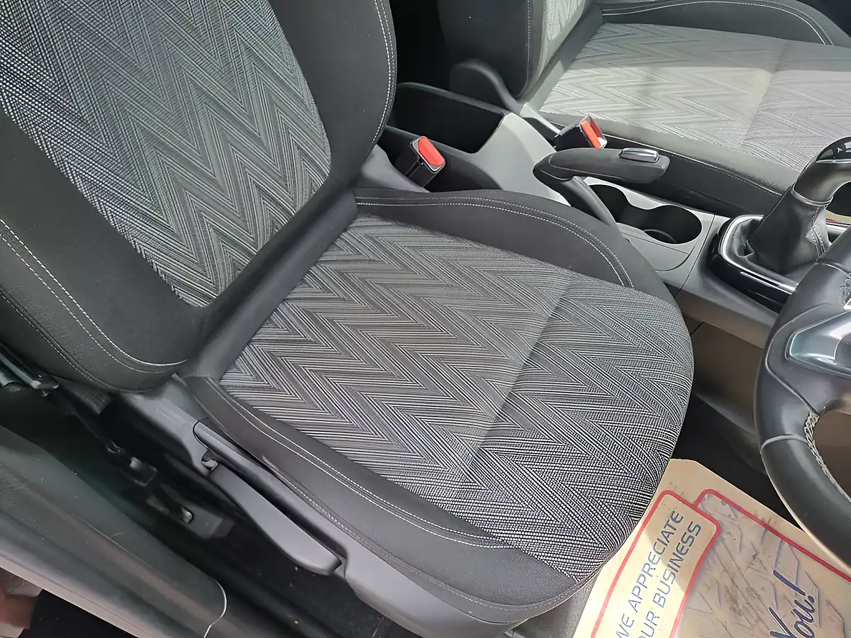 Used 2020 Vauxhall Crossland X Griffin Black - Interior and Exterior details 14