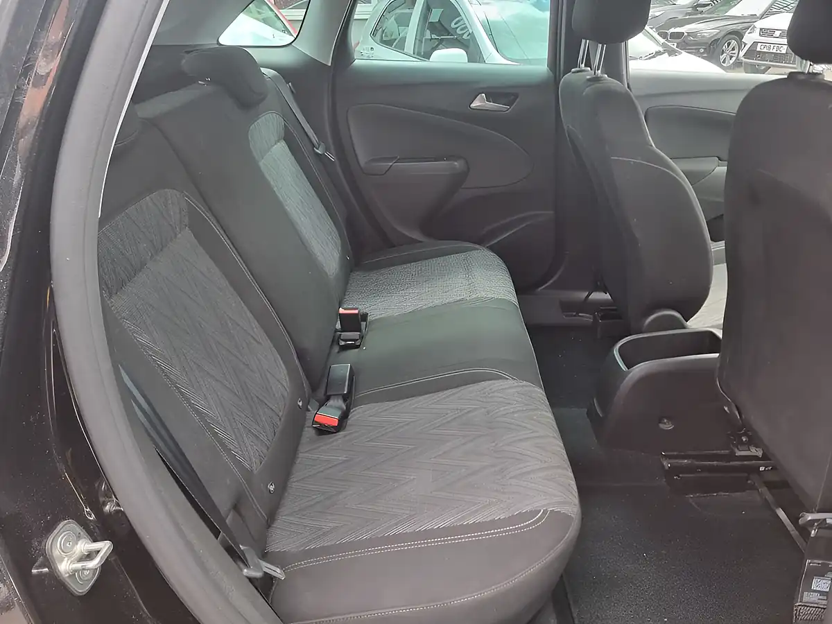 Used 2020 Vauxhall Crossland X Griffin Black - Interior and Exterior details 16