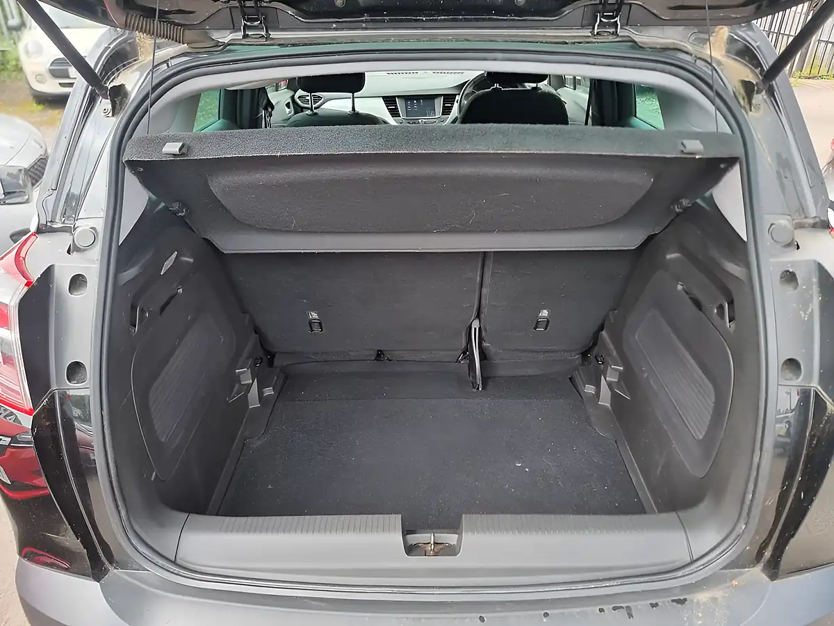 Used 2020 Vauxhall Crossland X Griffin Black - Interior and Exterior details 17
