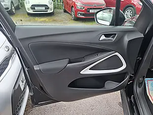 Used 2020 Vauxhall Crossland X Griffin Black - Interior and Exterior details 18