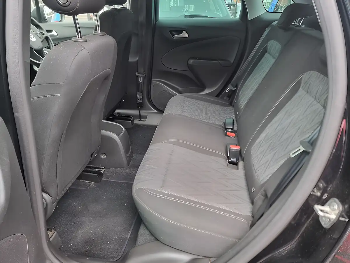 Used 2020 Vauxhall Crossland X Griffin Black - Interior and Exterior details 20