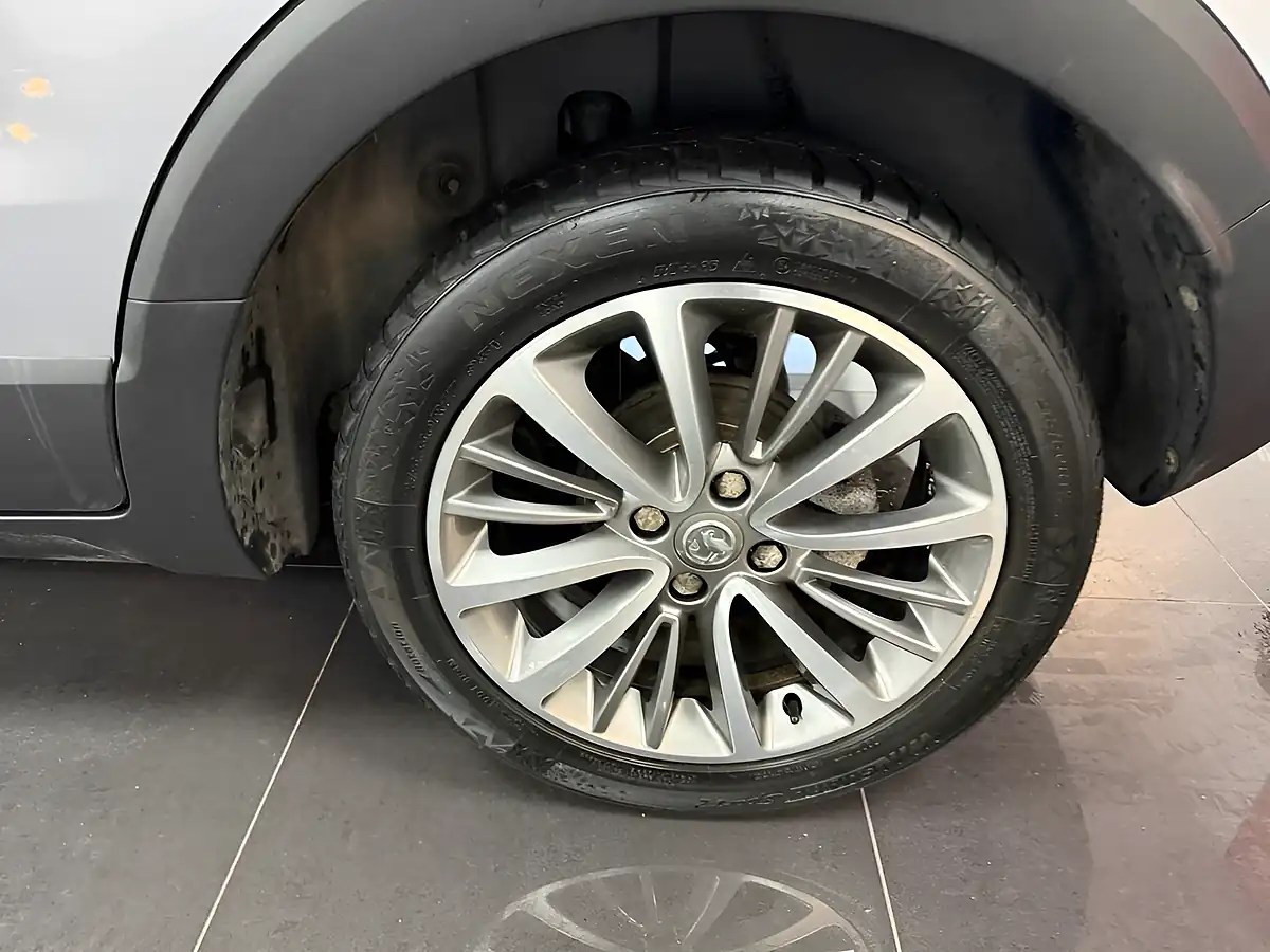Used 2020 Vauxhall Crossland X Griffin Grey - Interior and Exterior details 12
