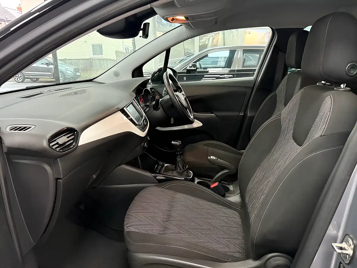 Used 2020 Vauxhall Crossland X Griffin Grey - Interior and Exterior details 14