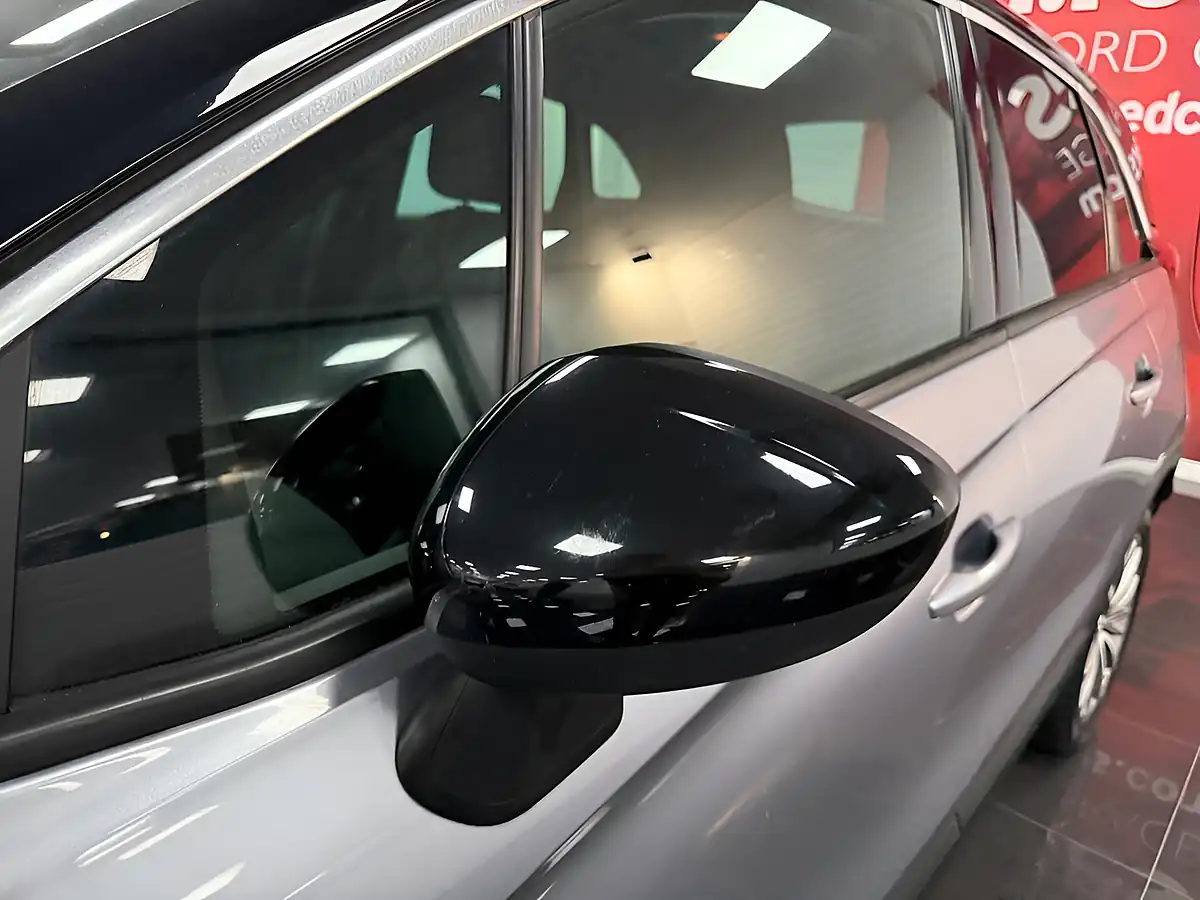 Used 2020 Vauxhall Crossland X Griffin Grey - Interior and Exterior details 16