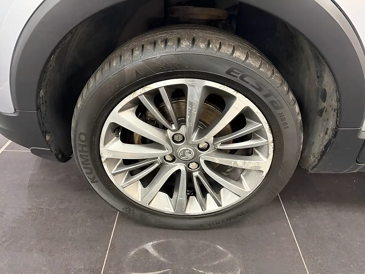 Used 2020 Vauxhall Crossland X Griffin Grey - Interior and Exterior details 17