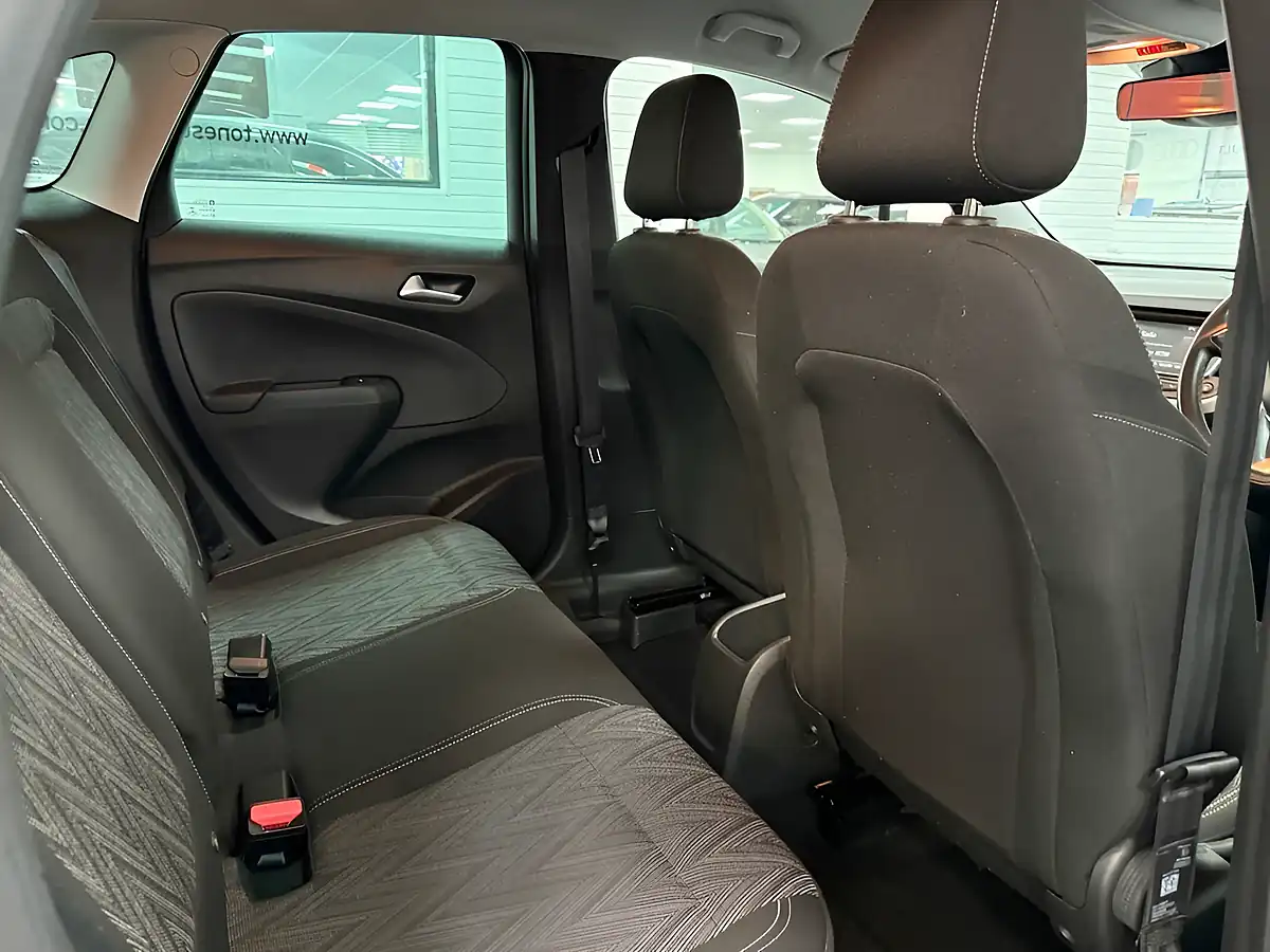 Used 2020 Vauxhall Crossland X Griffin Grey - Interior and Exterior details 4