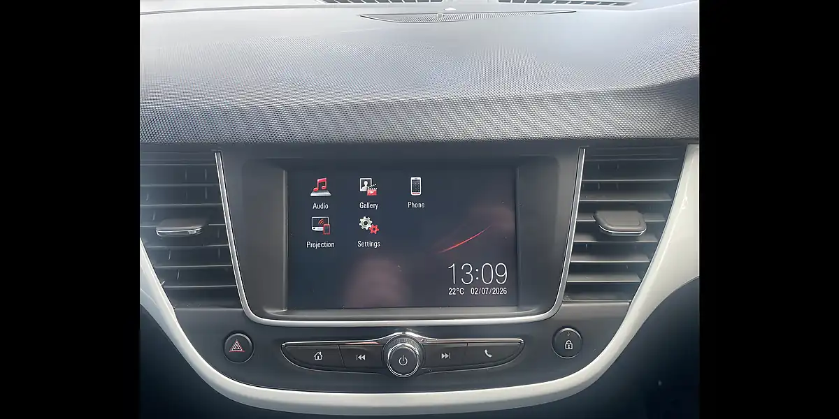 Used 2020 Vauxhall Crossland X Griffin Grey - Interior and Exterior details 13
