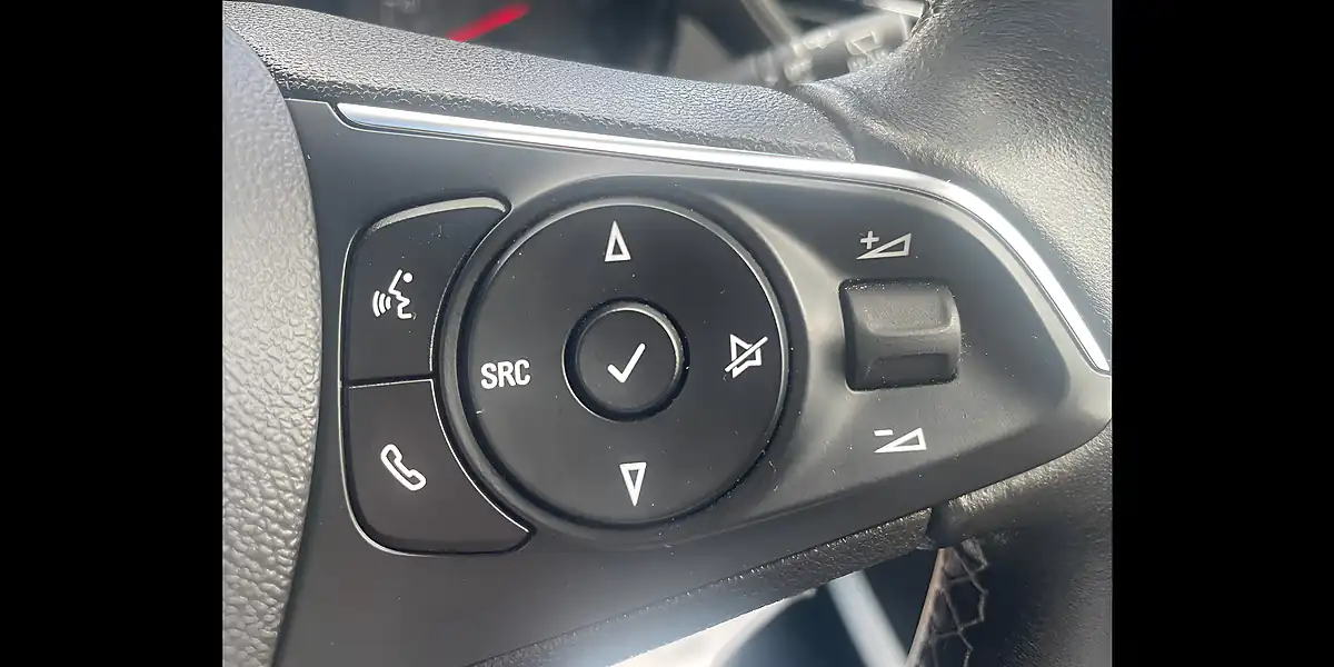 Used 2020 Vauxhall Crossland X Griffin Grey - Interior and Exterior details 17