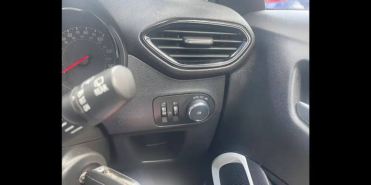 Used 2020 Vauxhall Crossland X Griffin Grey - Interior and Exterior details 18