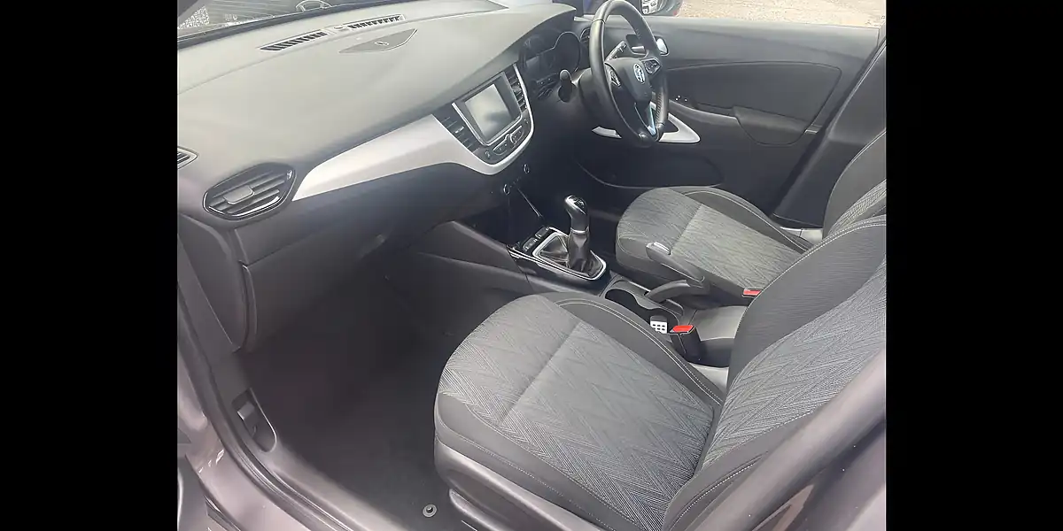 Used 2020 Vauxhall Crossland X Griffin Grey - Interior and Exterior details 8