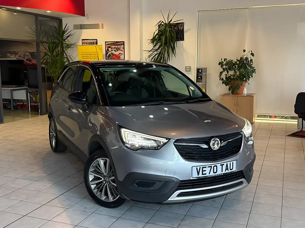 Used 2020 Vauxhall Crossland X Griffin Grey - Front View