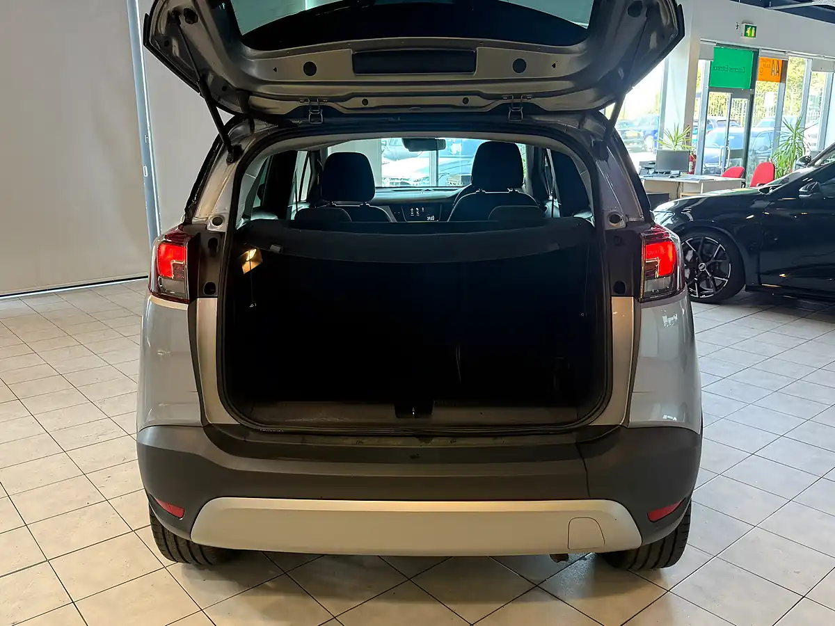 Used 2020 Vauxhall Crossland X Griffin Grey - Interior and Exterior details 11