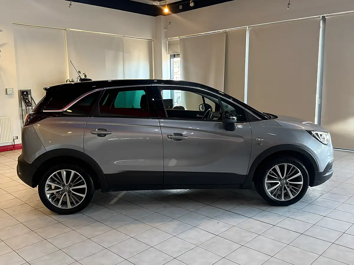 Used 2020 Vauxhall Crossland X Griffin Grey - Interior and Exterior details 13