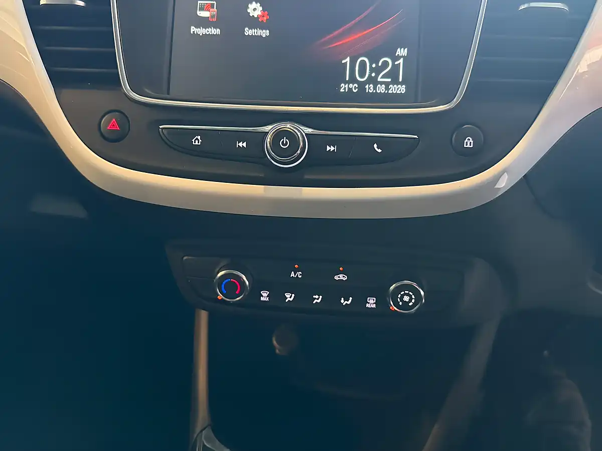 Used 2020 Vauxhall Crossland X Griffin Grey - Interior and Exterior details 18