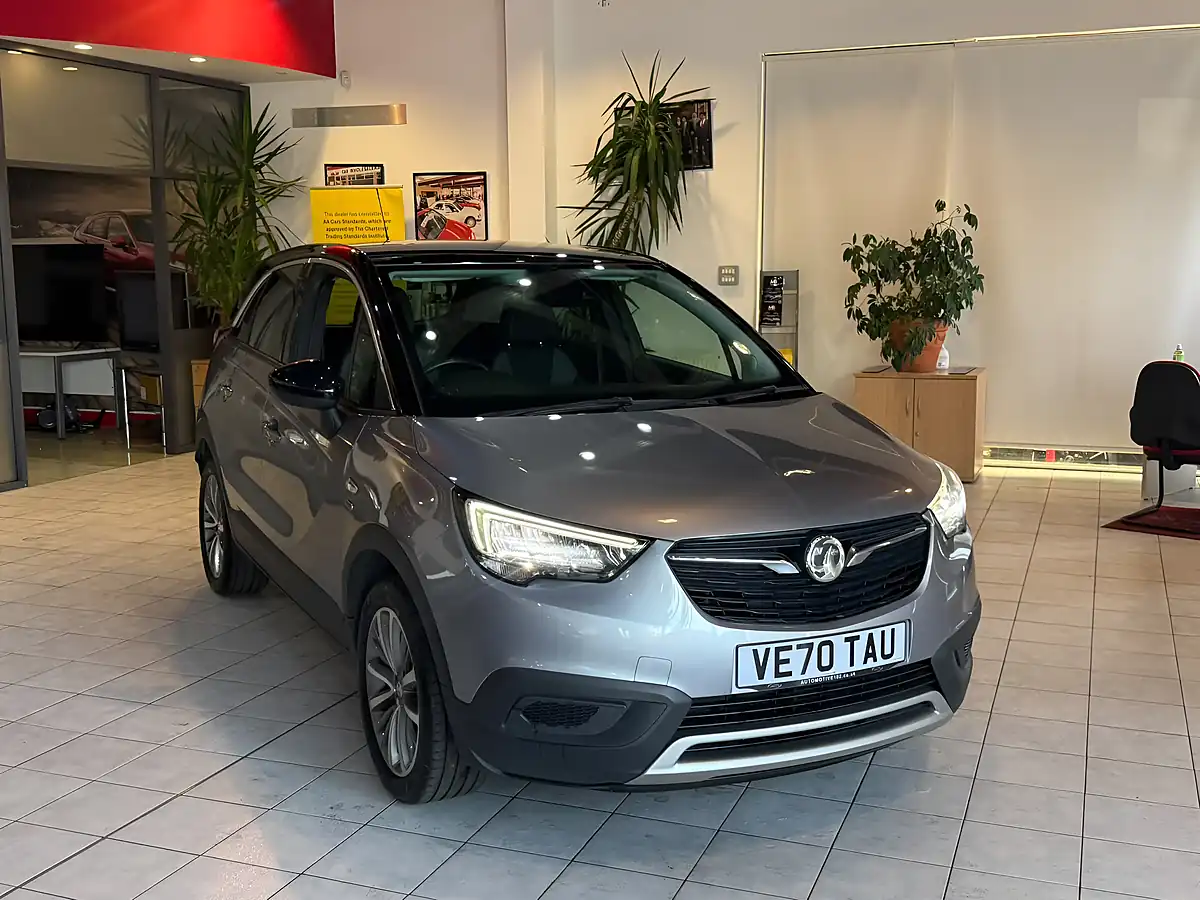 Used 2020 Vauxhall Crossland X Griffin Grey - Interior and Exterior details 2