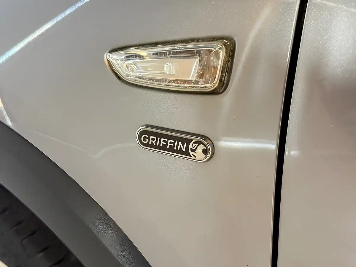 Used 2020 Vauxhall Crossland X Griffin Grey - Interior and Exterior details 6