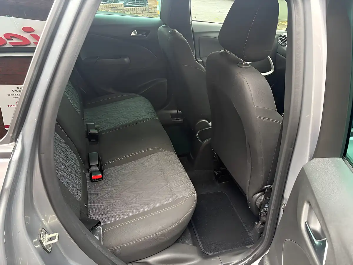 Used 2020 Vauxhall Crossland X Griffin Grey - Interior and Exterior details 10