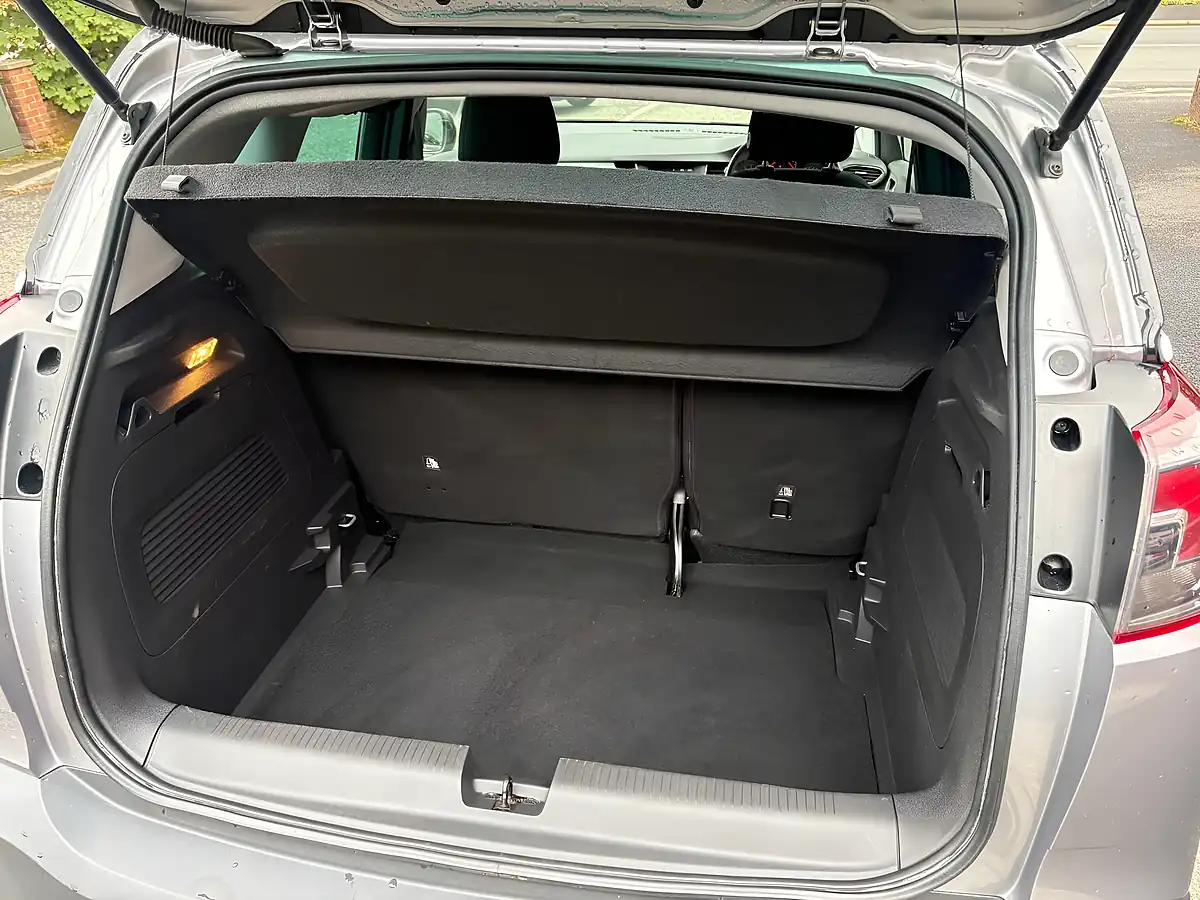 Used 2020 Vauxhall Crossland X Griffin Grey - Interior and Exterior details 11