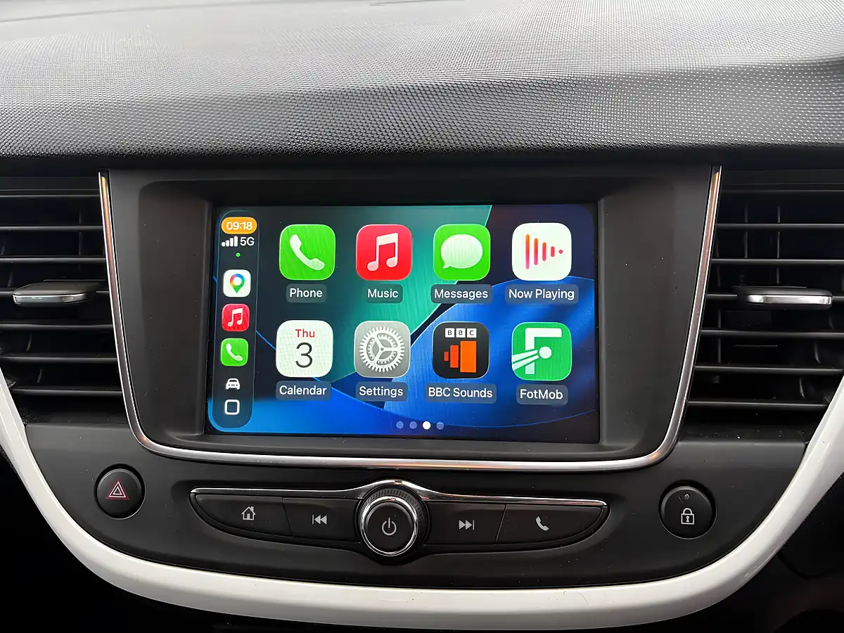 Used 2020 Vauxhall Crossland X Griffin Grey - Interior and Exterior details 16