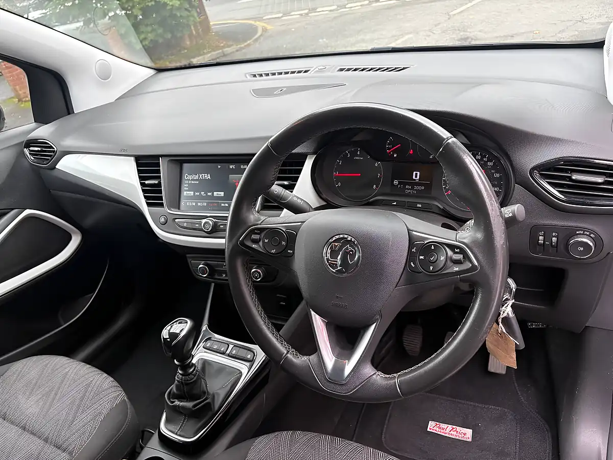 Used 2020 Vauxhall Crossland X Griffin Grey - Interior and Exterior details 9