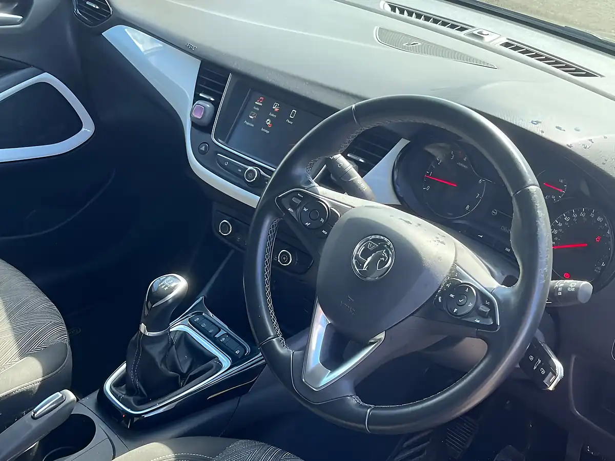 Used 2020 Vauxhall Crossland X Griffin Grey - Interior and Exterior details 5