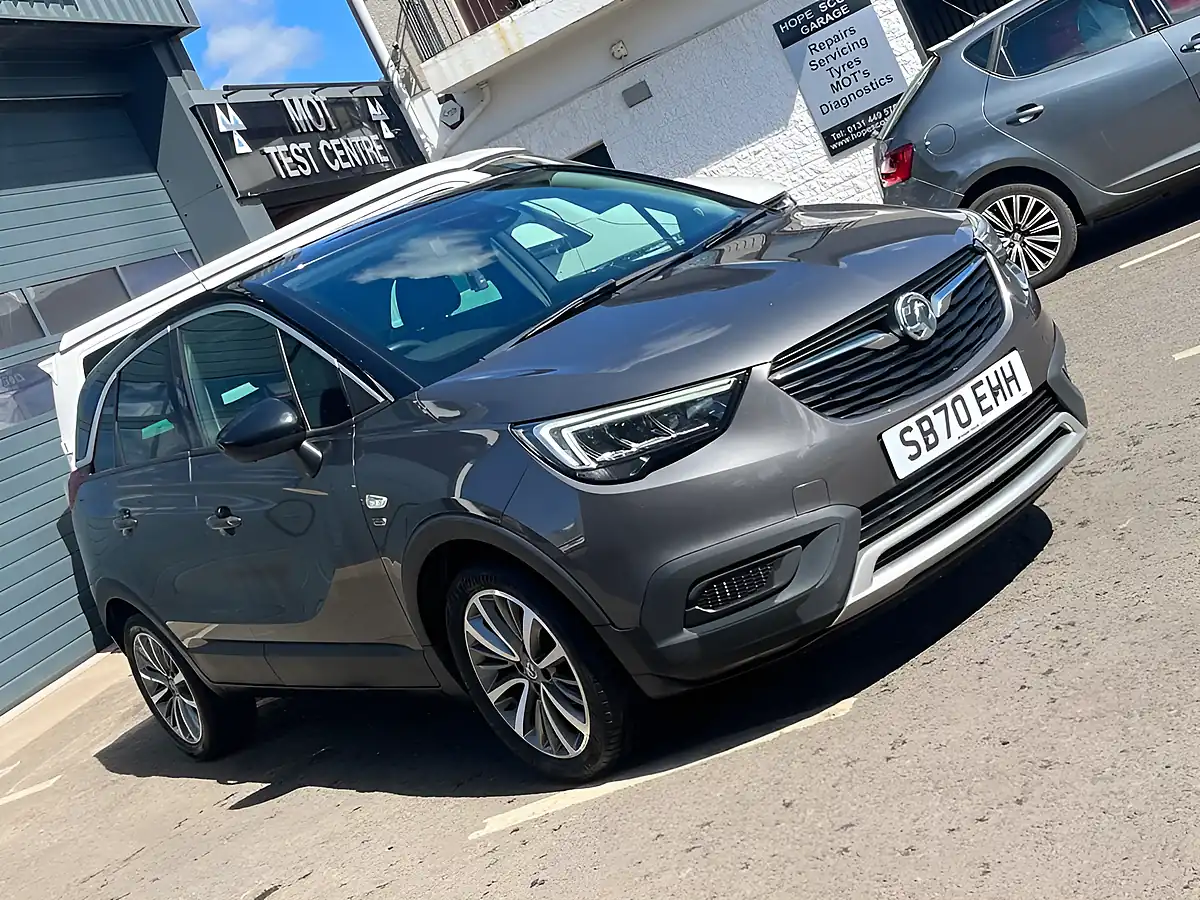 Used 2020 Vauxhall Crossland X Griffin Grey - Interior and Exterior details 8