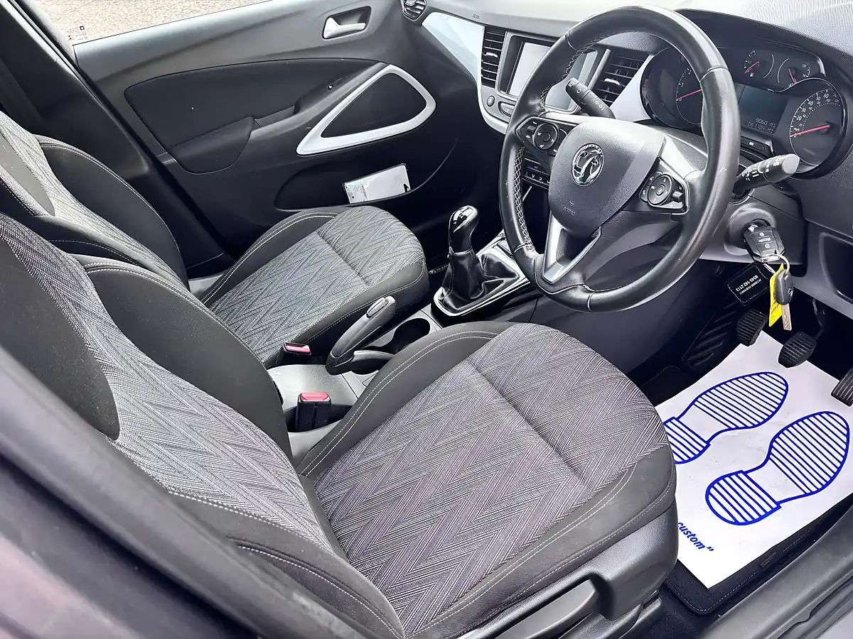 Used 2020 Vauxhall Crossland X Griffin Grey - Interior and Exterior details 10
