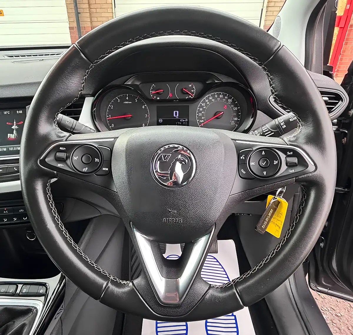 Used 2020 Vauxhall Crossland X Griffin Grey - Interior and Exterior details 15