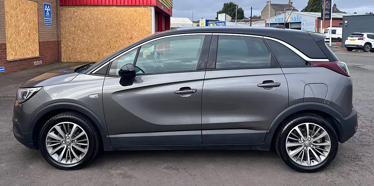 Used 2020 Vauxhall Crossland X Griffin Grey - Interior and Exterior details 2