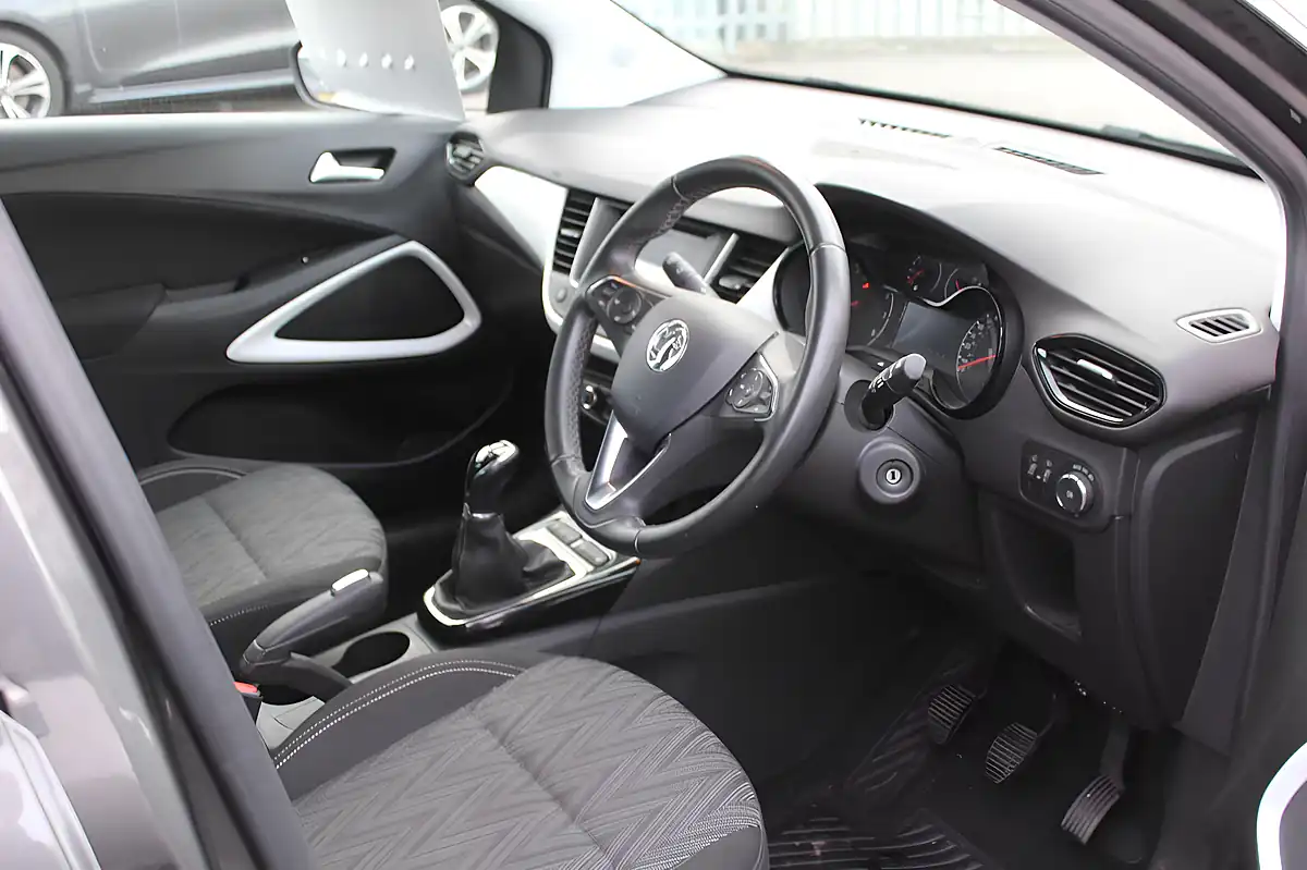 Used 2020 Vauxhall Crossland X Griffin Grey - Interior and Exterior details 3