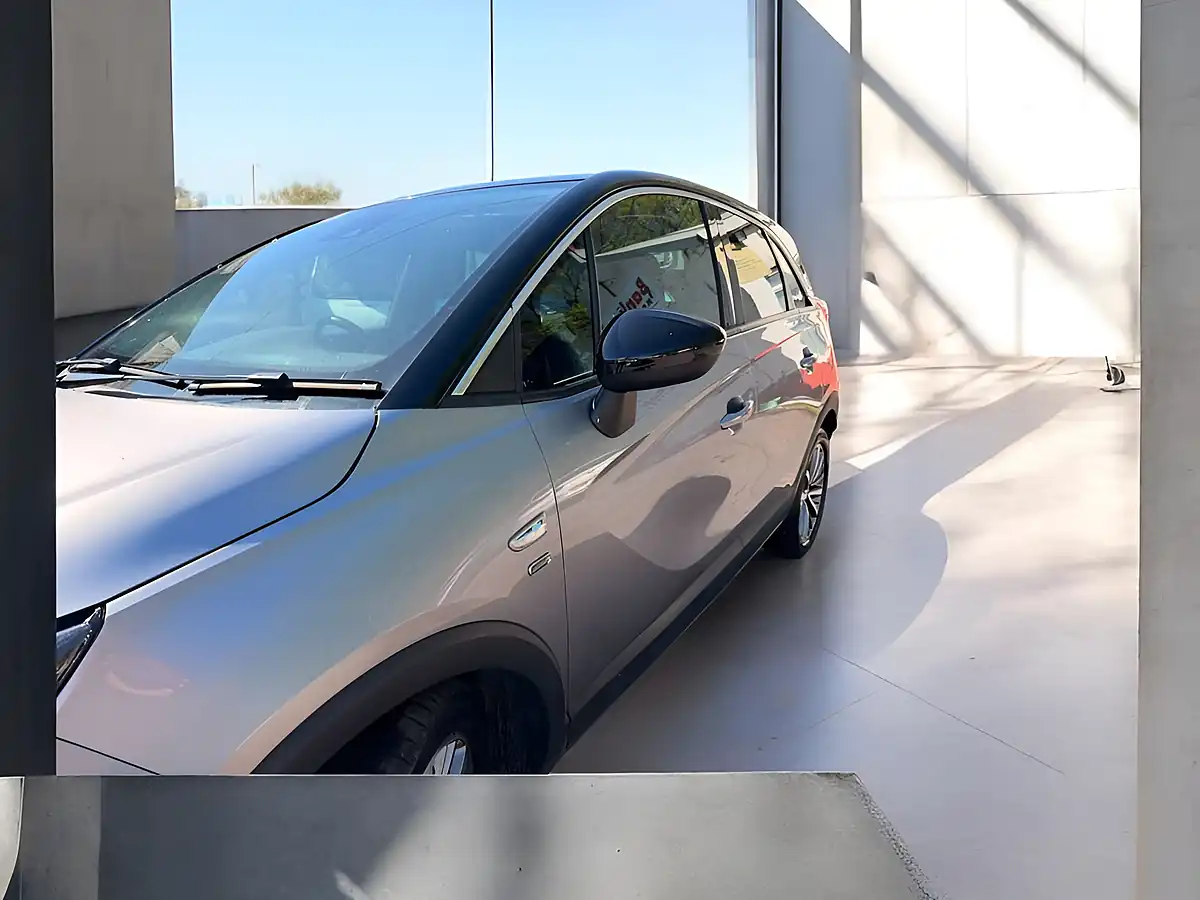 Used 2020 Vauxhall Crossland X Griffin Grey - Interior and Exterior details 12