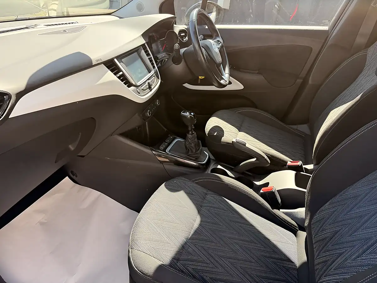 Used 2020 Vauxhall Crossland X Griffin Grey - Interior and Exterior details 14