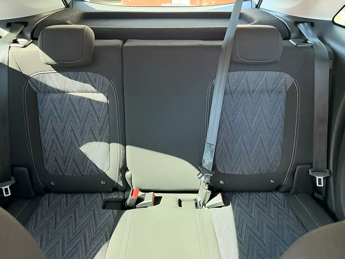 Used 2020 Vauxhall Crossland X Griffin Grey - Interior and Exterior details 15