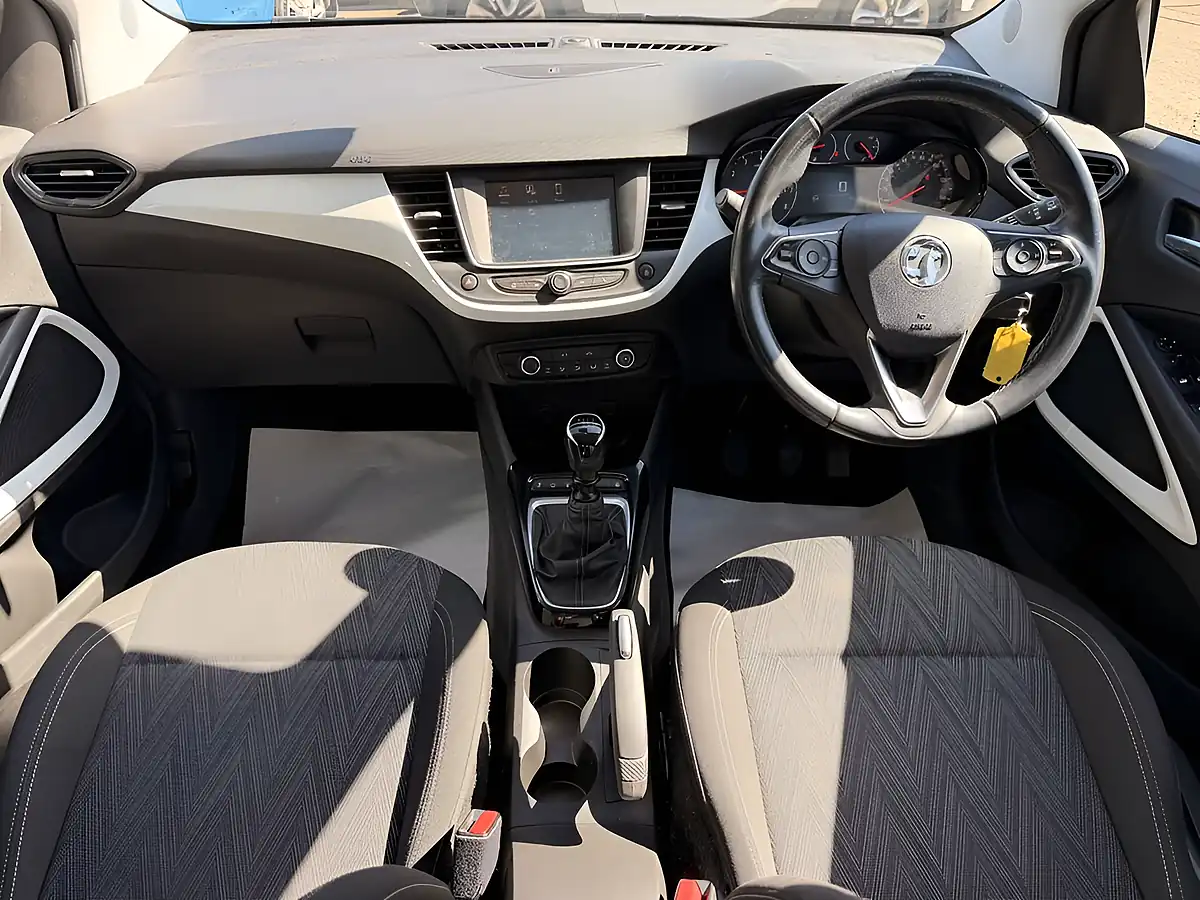 Used 2020 Vauxhall Crossland X Griffin Grey - Interior and Exterior details 17