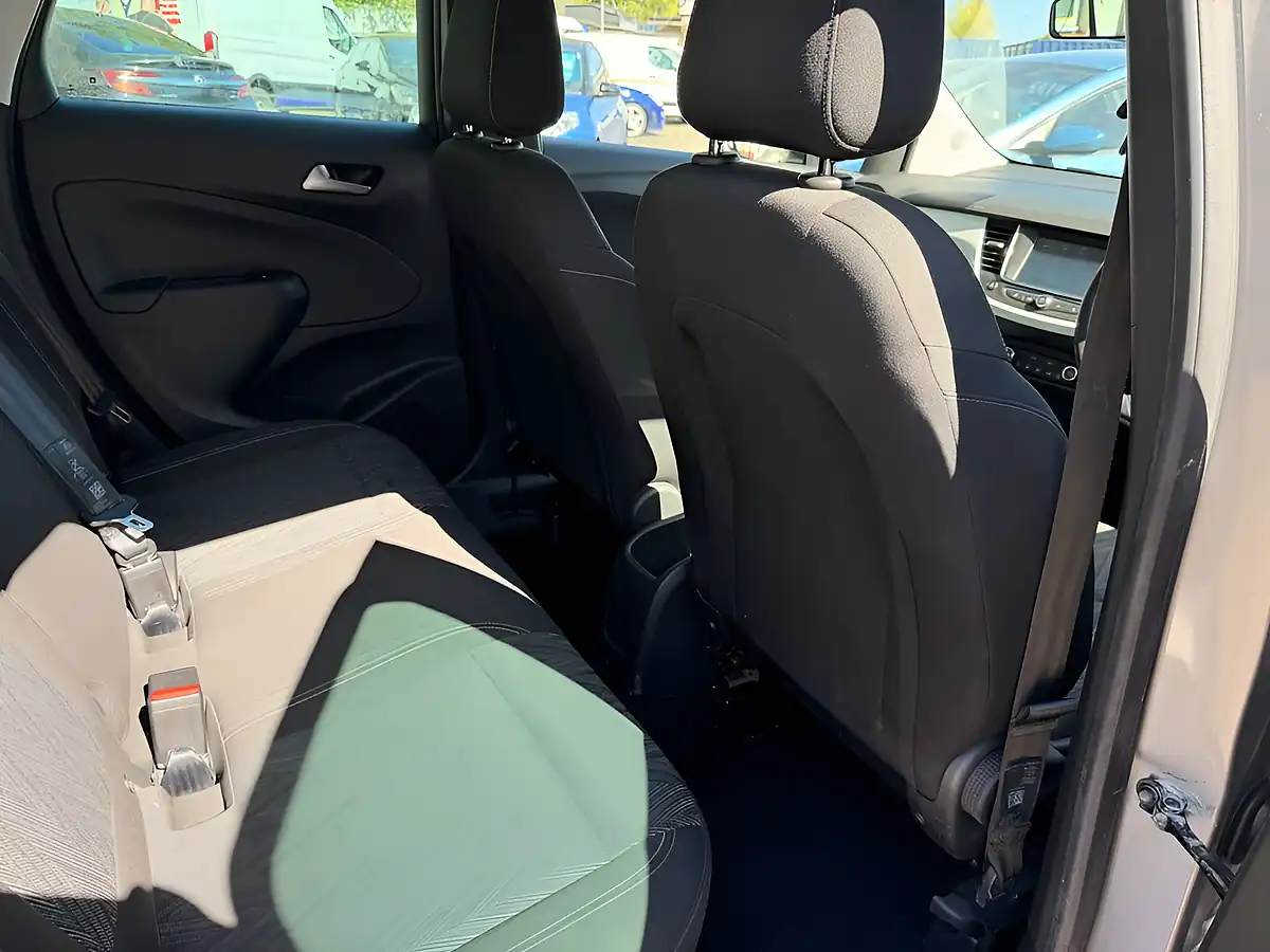 Used 2020 Vauxhall Crossland X Griffin Grey - Interior and Exterior details 19