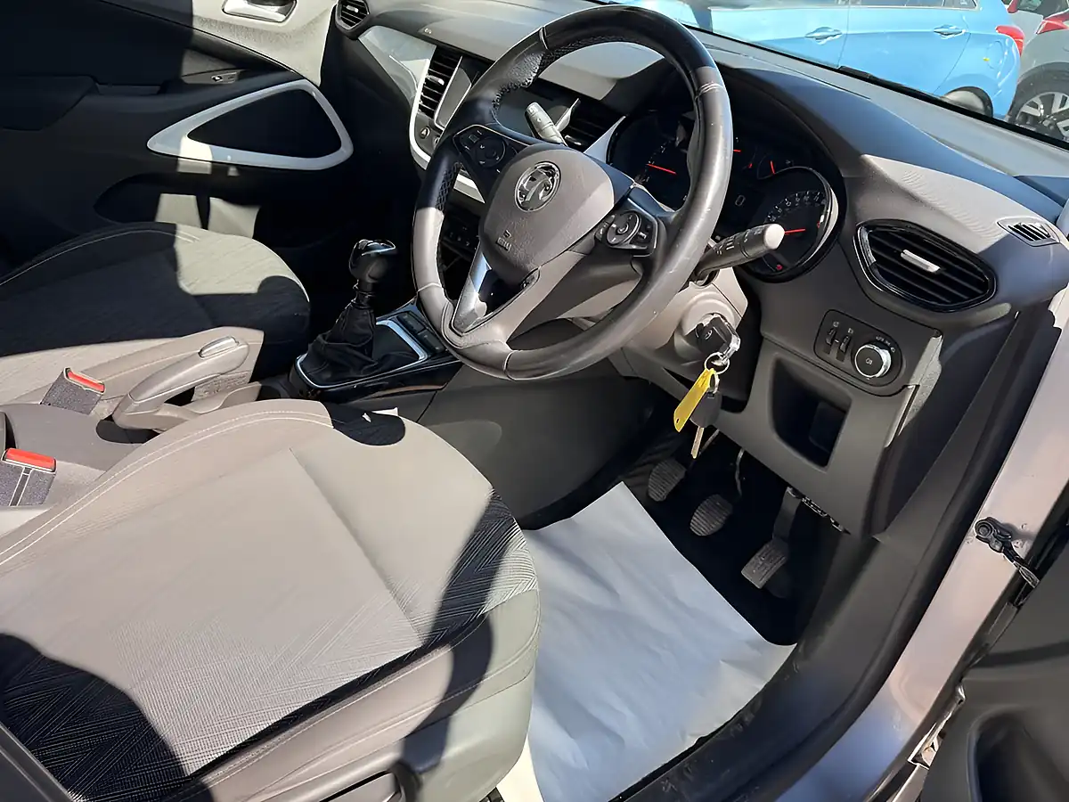 Used 2020 Vauxhall Crossland X Griffin Grey - Interior and Exterior details 20
