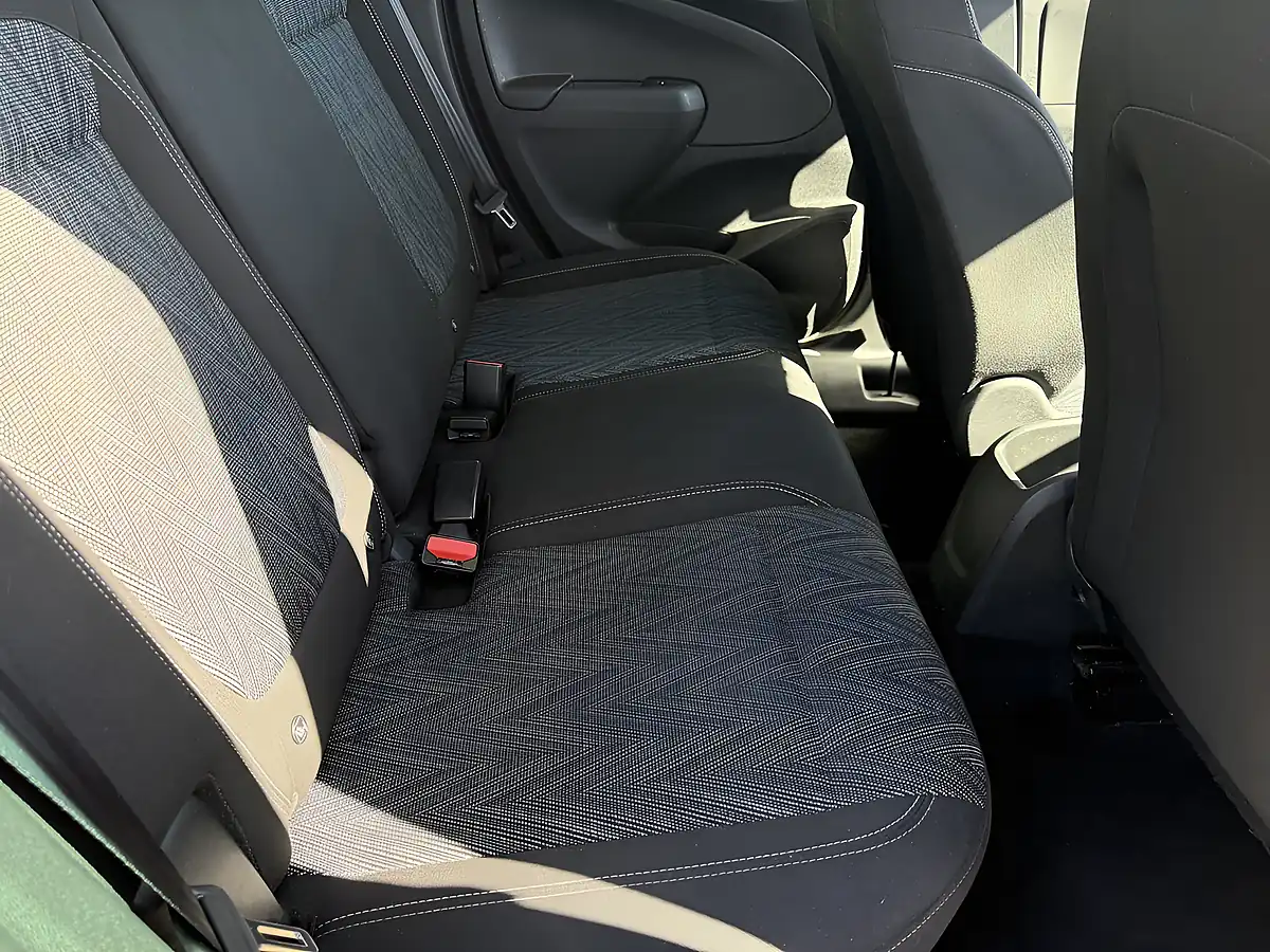 Used 2020 Vauxhall Crossland X Griffin Orange - Interior and Exterior details 11