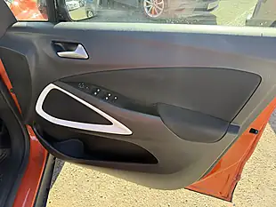 Used 2020 Vauxhall Crossland X Griffin Orange - Interior and Exterior details 14