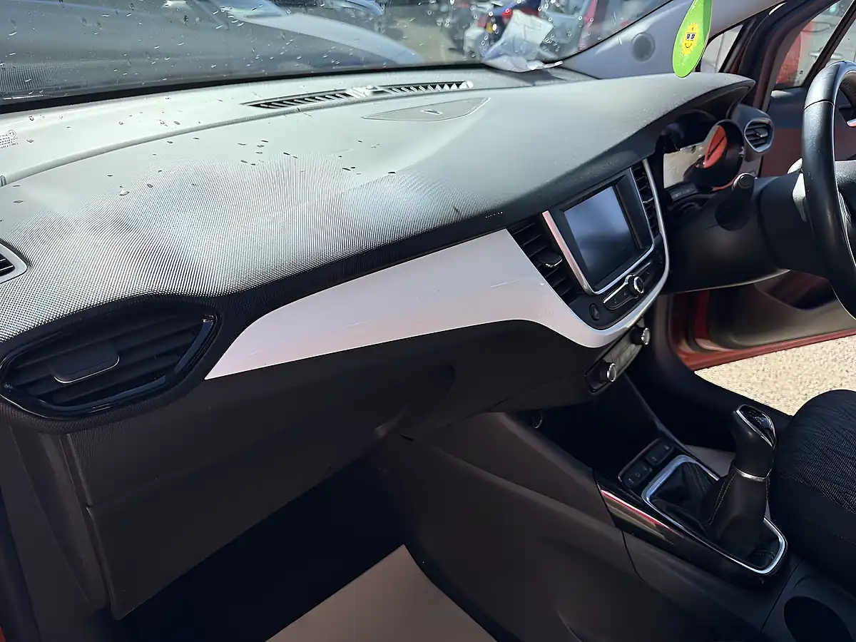 Used 2020 Vauxhall Crossland X Griffin Orange - Interior and Exterior details 9