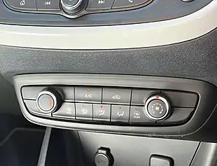 Used 2020 Vauxhall Crossland X Griffin Persian Blue - Interior and Exterior details 15