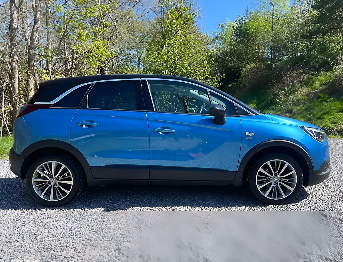 Used 2020 Vauxhall Crossland X Griffin Persian Blue - Interior and Exterior details 2