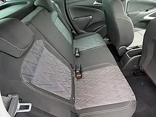 Used 2020 Vauxhall Crossland X Griffin Red - Interior and Exterior details 10