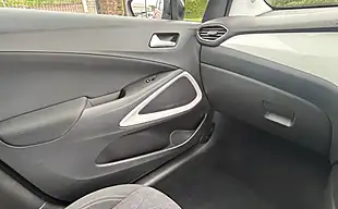 Used 2020 Vauxhall Crossland X Griffin Red - Interior and Exterior details 12